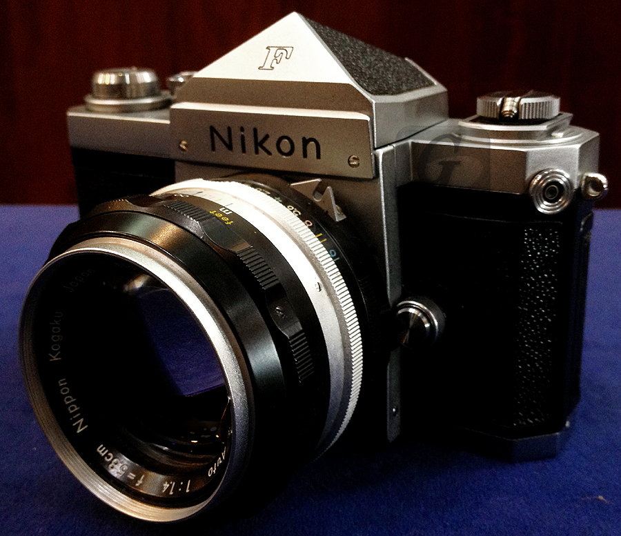【Nikon】ニコン”F”640万台 初期型一眼レフフィルムカメラは 約 60 年経っても 10 万円以上する世界市場を席巻した高機能戦略成功モデル