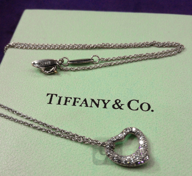 【Tiffany & Co】ティファニー オープンハート ペンダントで過去の恋愛の経験を買取を用いて結婚資金の原資を生み出す