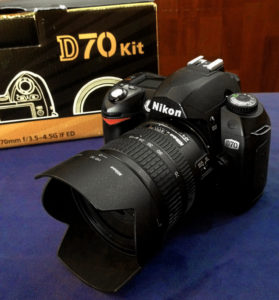 【Nikon】ニコン D70 一眼レフカメラは初心者がシャッターチャンスに集中する為の練習道具機としてリーズナブルな最適モデル | Φ