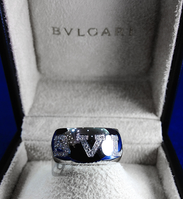 【BVLGARI】ブルガリ：ダイヤモンド モノロゴ K18WG リングは 手軽でリーズナブルに贈ることができる最適なプレゼント